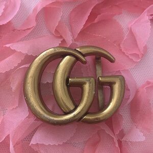 belt buckle
no serial numbers
has been used